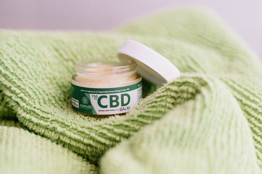 CBD massage with hemp oil